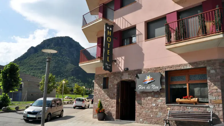 Hotel Flor De Neu - Mar 2023 Deals - Low Cost Hotels ®